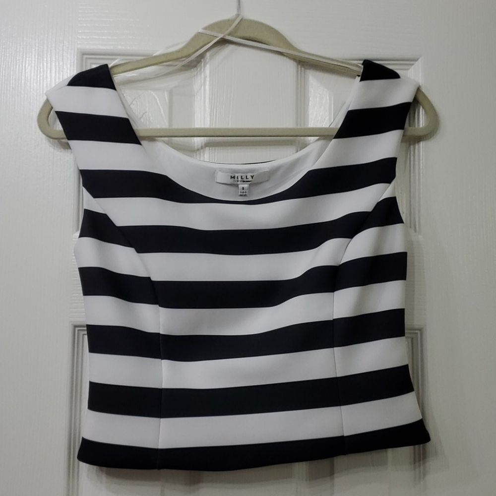 Black and white stripe sleeveless crop top